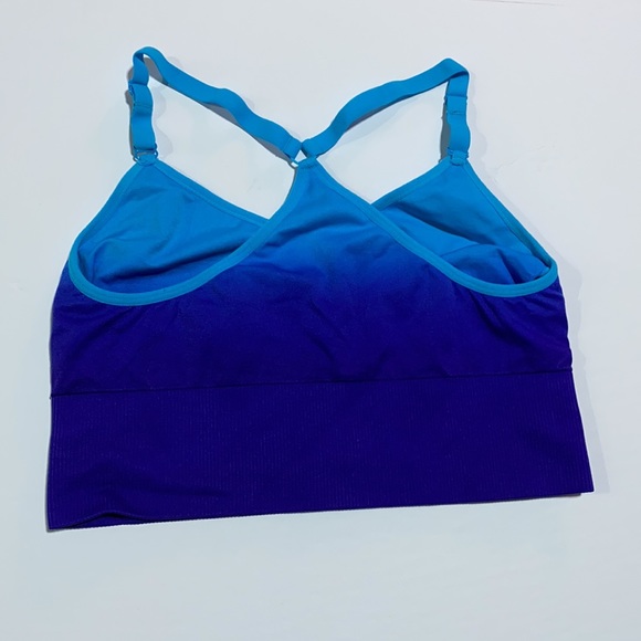 Sports bra- never worn - Picture 3 of 3